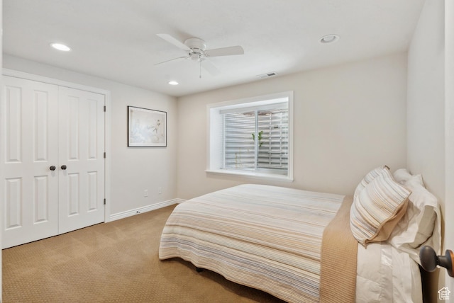 bedroom with baseboards, carpet flooring, visible vents, and recessed lighting