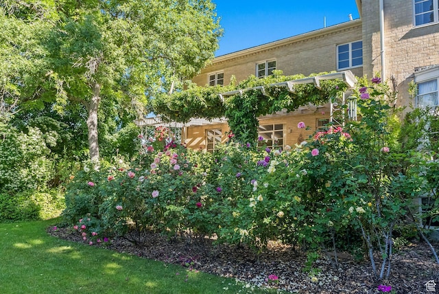1500 E Arlington Dr, Salt Lake City, UT 84103 - view of yard