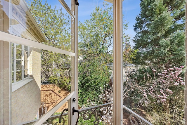 1500 E Arlington Dr, Salt Lake City, UT 84103 - view of unfurnished sunroom