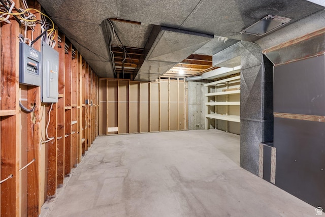 unfinished below grade area featuring electric panel