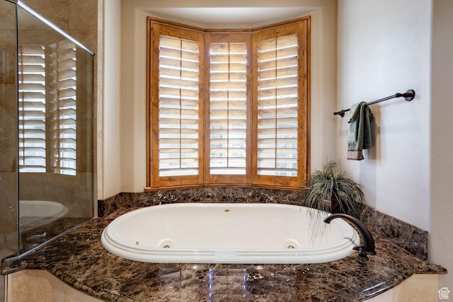 3143 E Bavarian Ct, Cottonwood Heights, UT 84093 - full bath with a jetted tub