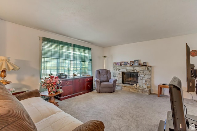 386 W 1125 N, Centerville, UT 84014 - living area featuring a fireplace and carpet