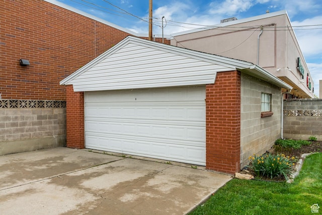 2344 E Arnett Dr, Millcreek, UT 84109 - garage with fence