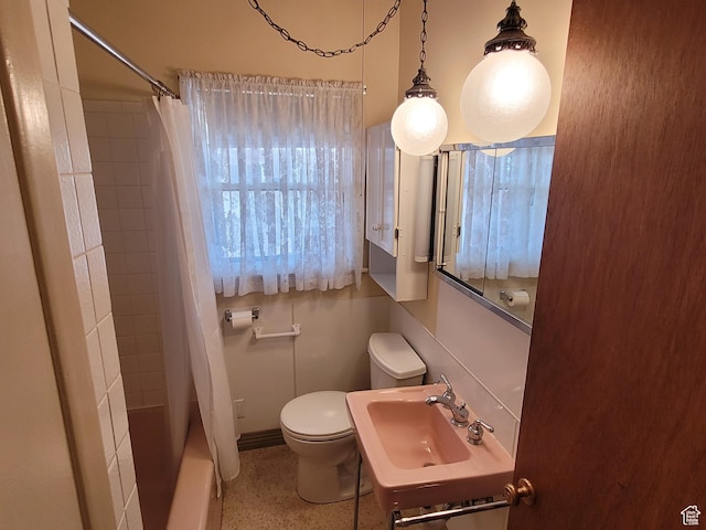 273 S 7th St S, Montpelier, ID 83254 - full bath with a sink and shower / tub combo