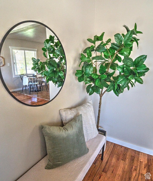 630 E 2550 N, North Ogden, UT 84414 - interior details featuring arched walkways, wood finished floors, and baseboards