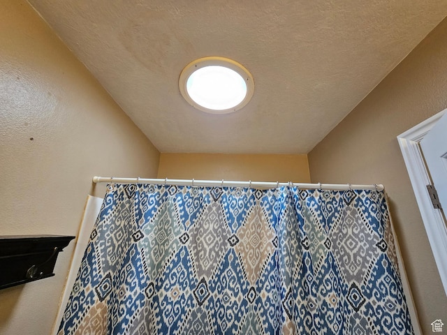 723 E 200 N, Orem, UT 84097 - full bath featuring a shower with shower curtain