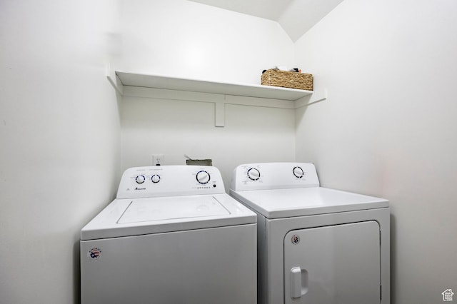 4338 W Degray Dr, South Jordan, UT 84009 - laundry room featuring washing machine and clothes dryer and laundry area
