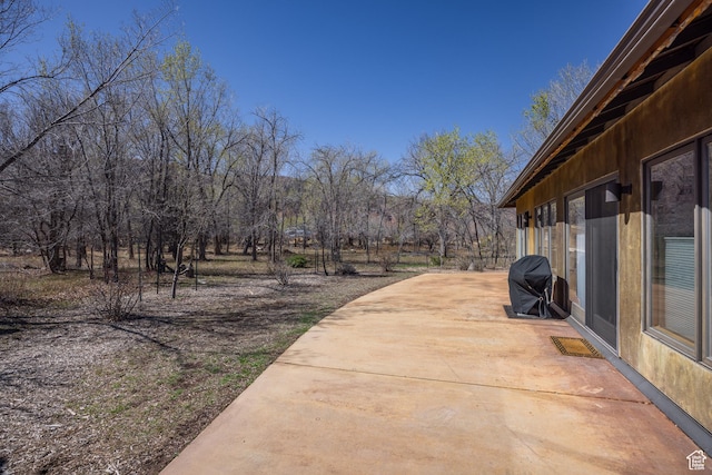 674 E Dragon Fly Trl, Moab, UT 84532 - view of yard with a patio