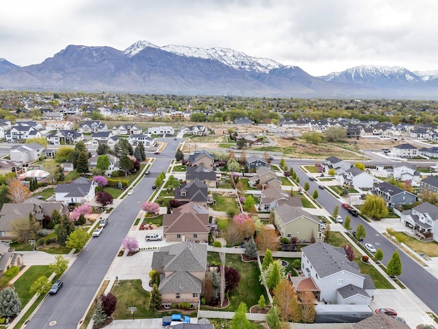 bird's eye view featuring a residential view and a mountain view