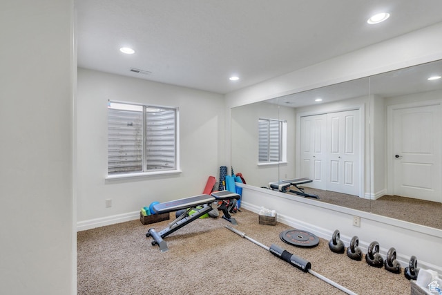 workout room with recessed lighting, carpet floors, visible vents, and baseboards