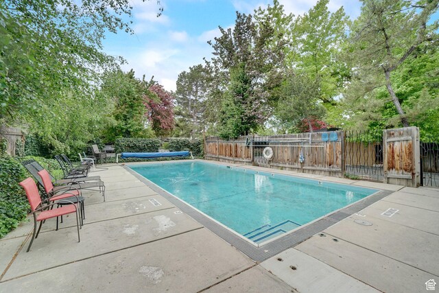 2779 S Connor St S, Millcreek, UT 84109 - pool featuring fence