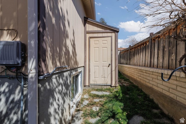 9128 S Terri Lynn Dr Unit 147, Sandy, UT 84094 - view of side of property featuring fence