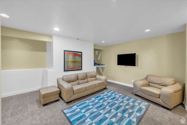 458 E Homespun Cir, Leeds, UT 84746 - living area featuring baseboards and recessed lighting