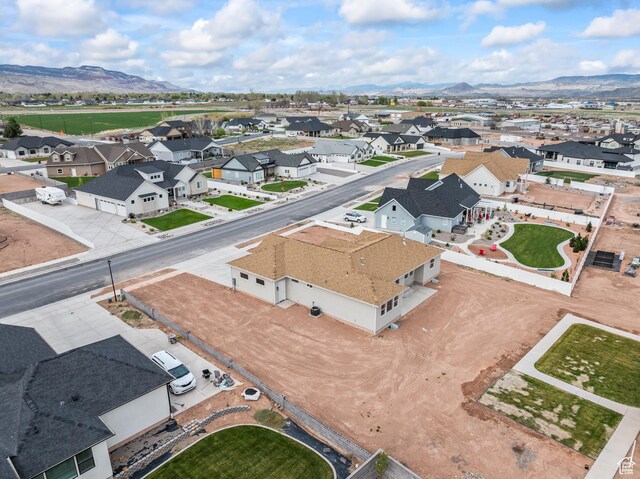 949 W Torrey Pines Dr, Richfield, UT 84701 - drone / aerial view featuring a residential view and a mountain view