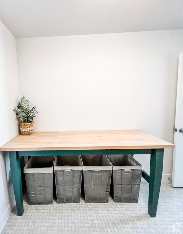 2948 S Puddle Ln, Saratoga Springs, UT 84045 - interior space with baseboards