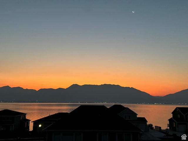 2948 S Puddle Ln, Saratoga Springs, UT 84045 - property view of mountains with a water view
