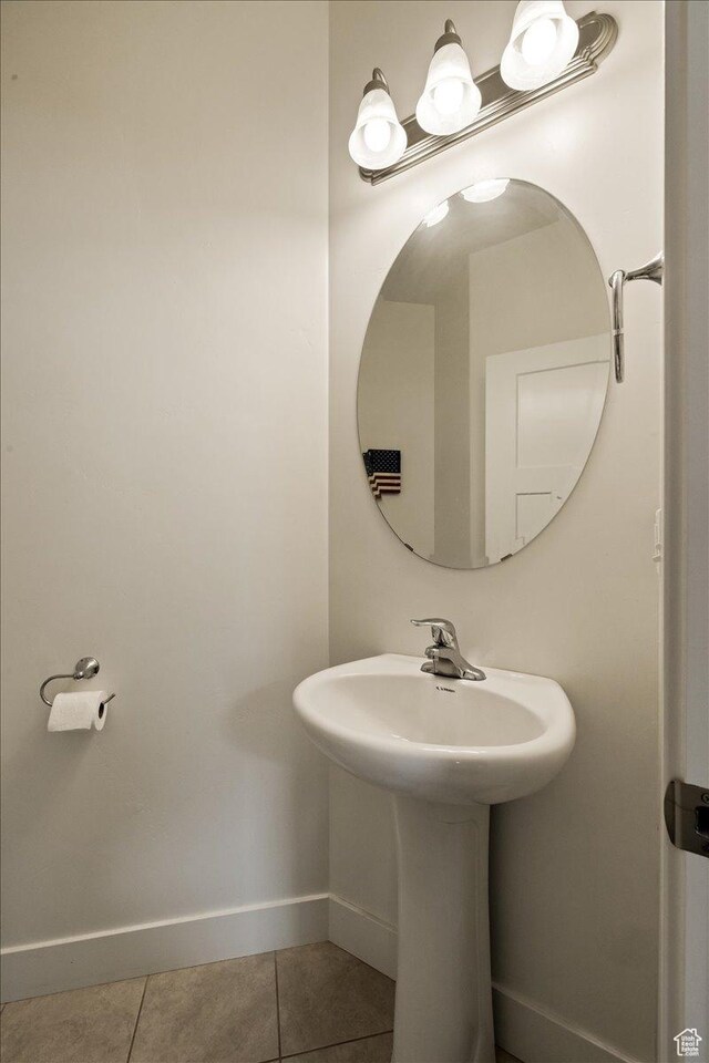 269 W 590 N, Vineyard, UT 84059 - bathroom with baseboards and tile patterned flooring