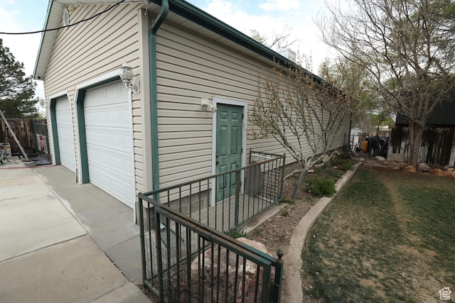 75 S Cooley St W, Grantsville, UT 84029 - view of side of property with a garage