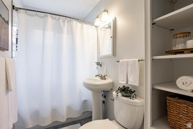 1425 W Riverside Cir, Salt Lake City, UT 84116 - full bath with toilet and shower / tub combo with curtain