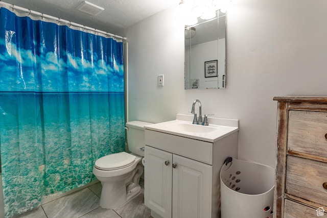 full bath with vanity, toilet, tile patterned flooring, a shower with shower curtain, and visible vents