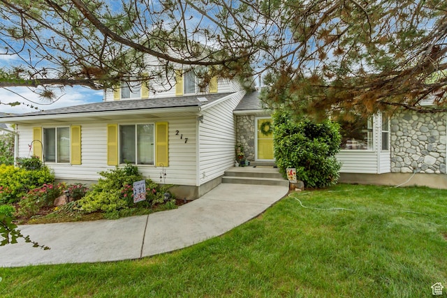 217 W 990 N, American Fork, UT 84003 - traditional-style house featuring a front lawn