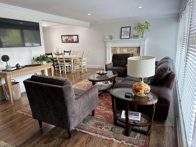5843 S Fontaine Bleu Cir, Salt Lake City, UT 84121 - living room featuring recessed lighting, wood finished floors, crown molding, and baseboards