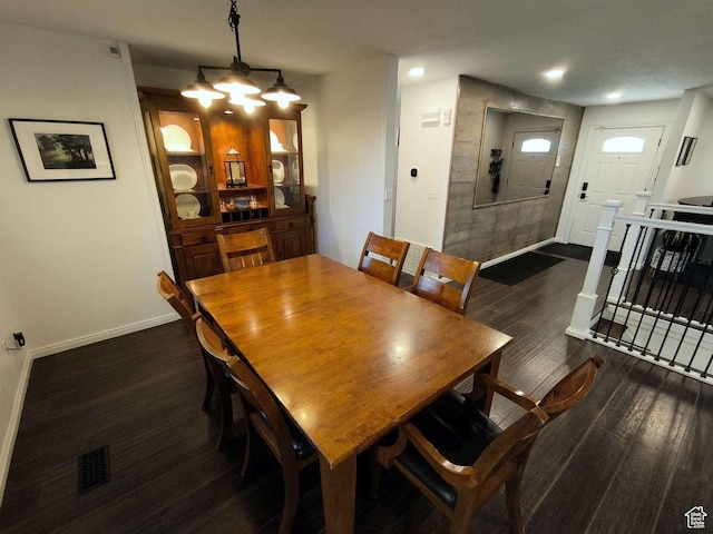 410 E 500 N, Ephraim, UT 84627 - dining space featuring baseboards, dark wood-style flooring, visible vents, and recessed lighting