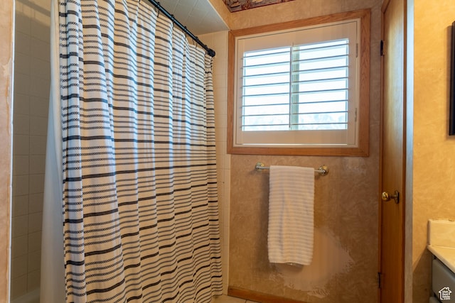 2548 E Cobblestone Way, Sandy, UT 84093 - bathroom with curtained shower