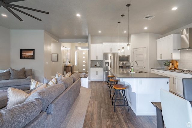658 N Sage Crest Dr, Washington, UT 84780 - kitchen featuring open floor plan, appliances with stainless steel finishes, and a sink