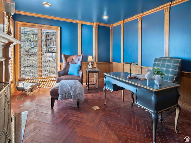 4120 S Beus Dr E, Ogden, UT 84403 - living area featuring wainscoting