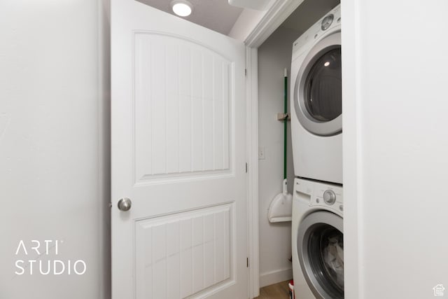 661 W 1820 S, Provo, UT 84601 - laundry room with stacked washer / dryer and laundry area
