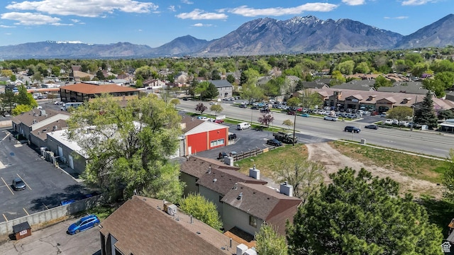 drone / aerial view with a mountain view and a residential view