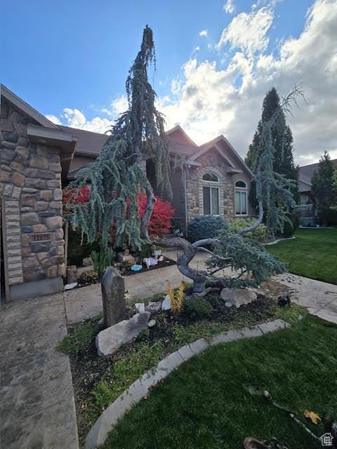12075 S Draper Ridge Dr, Draper, UT 84020 - view of yard