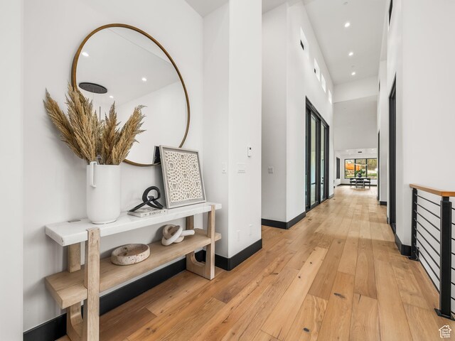 897 S Summit Creek Dr, Woodland Hills, UT 84653 - hallway featuring light wood finished floors, recessed lighting, and baseboards