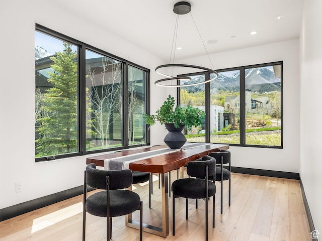 897 S Summit Creek Dr, Woodland Hills, UT 84653 - dining space with light wood finished floors, recessed lighting, a wealth of natural light, and baseboards