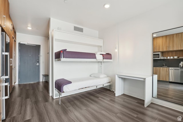 2670 Canyons Resort Dr Unit 127, Park City, UT 84098 - bedroom with dark wood-style flooring, visible vents, recessed lighting, and a sink
