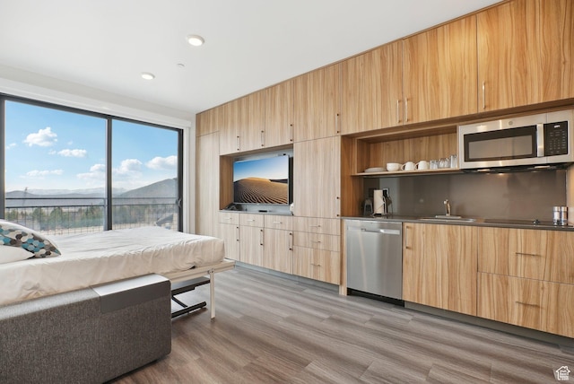 2670 Canyons Resort Dr Unit 127, Park City, UT 84098 - living area featuring wood finished floors and recessed lighting