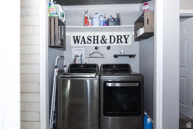 26 Orchard Ln S, Grantsville, UT 84029 - laundry area with laundry area and washer and clothes dryer
