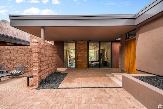 112 Canyon Cv, Springdale, UT 84767 - entrance to property featuring a patio area