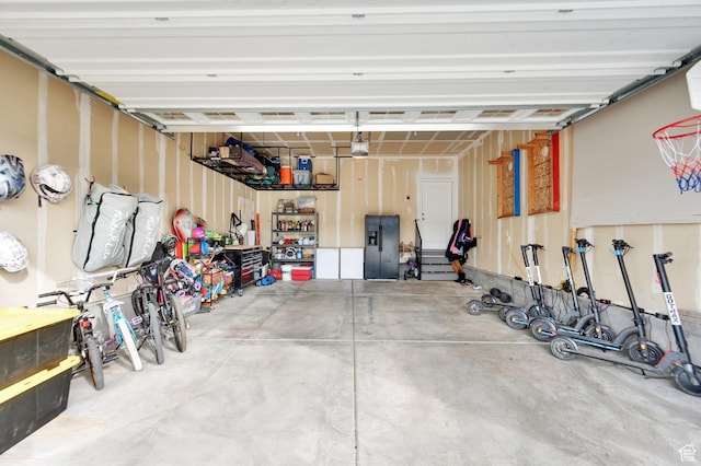 1131 S Red Cliff Dr, Santaquin, UT 84655 - garage featuring a garage door opener