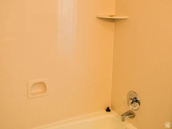5859 E Ashley Creek Rd S, Vernal, UT 84078 - bathroom view of bathing tub / shower combination