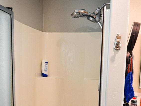 5859 E Ashley Creek Rd S, Vernal, UT 84078 - bathroom view of a stall shower