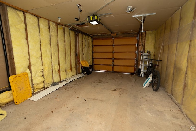 815 S Annabella Rd, Richfield, UT 84701 - garage with a garage door opener