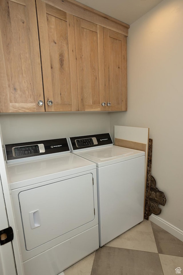 815 S Annabella Rd, Richfield, UT 84701 - clothes washing area with cabinet space, independent washer and dryer, and baseboards