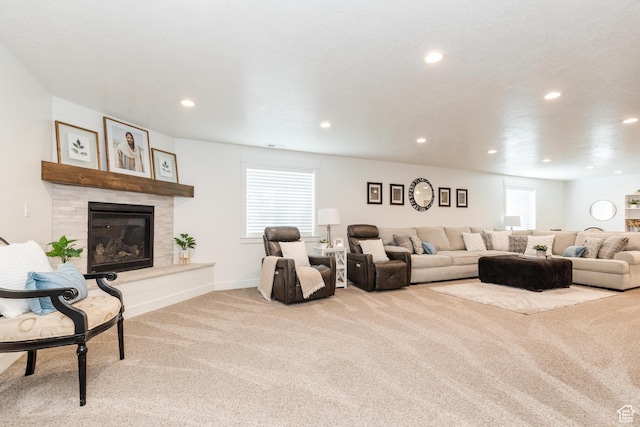 1076 E 300 S, Smithfield, UT 84335 - living area with recessed lighting, a wealth of natural light, and carpet