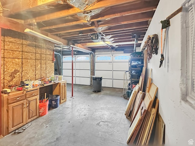 886 E Hillcrest Dr, Springville, UT 84663 - garage with a garage door opener
