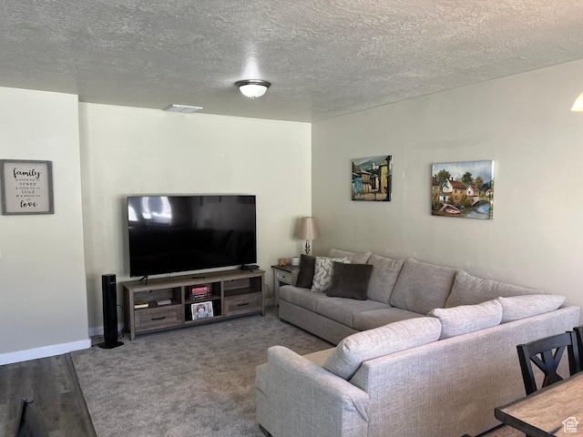 272 W 680 N, Centerville, UT 84014 - living room with baseboards, visible vents, and a textured ceiling