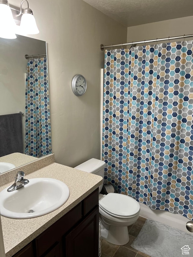 272 W 680 N, Centerville, UT 84014 - full bath with toilet, a shower with curtain, and vanity