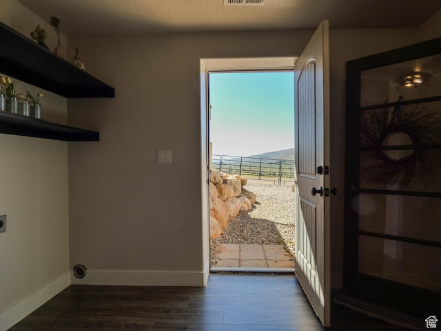 4718 E Cougar Run S, Ut, UT 84629 - laundry room with hookup for an electric dryer, laundry area, visible vents, baseboards, and dark wood finished floors