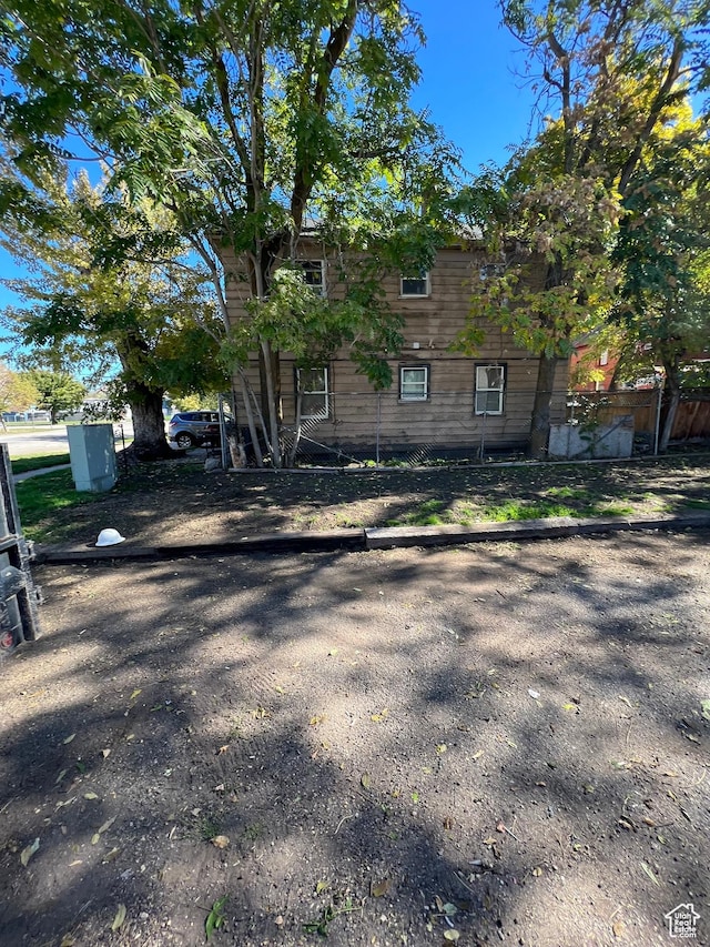 667 E 26th St S, Ogden, UT 84401 - exterior space with fence
